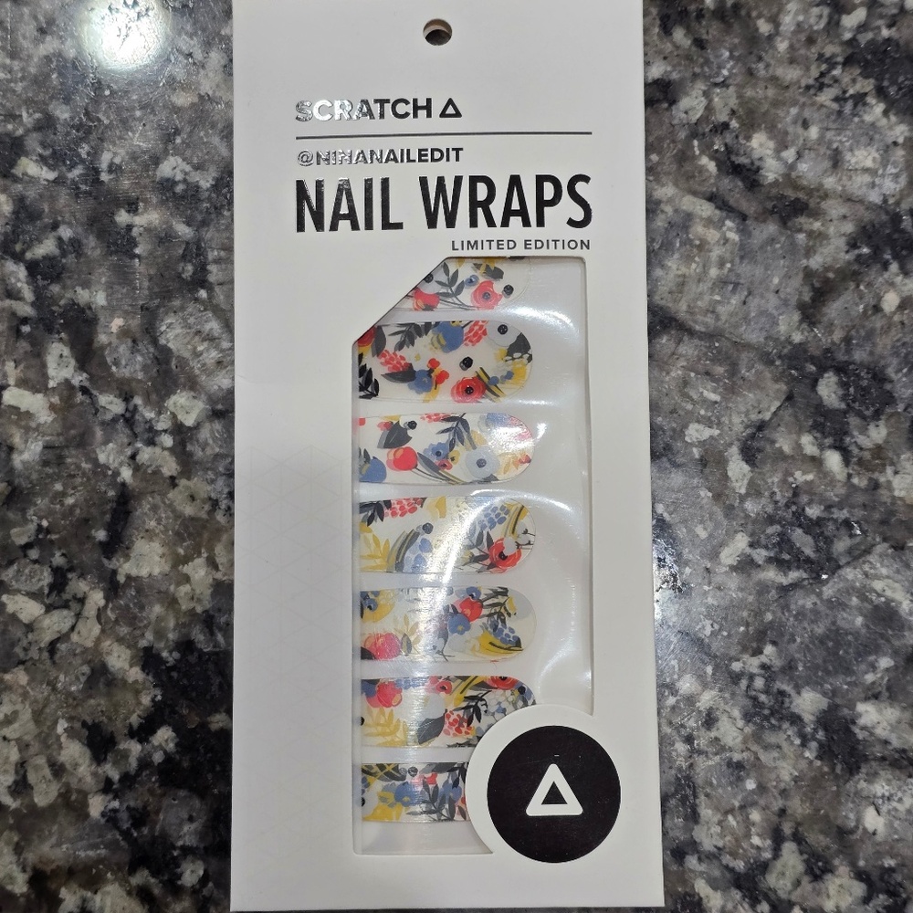 Scratch - Limited Edition - MMK Nail Wrap Kit - Wildflowers design